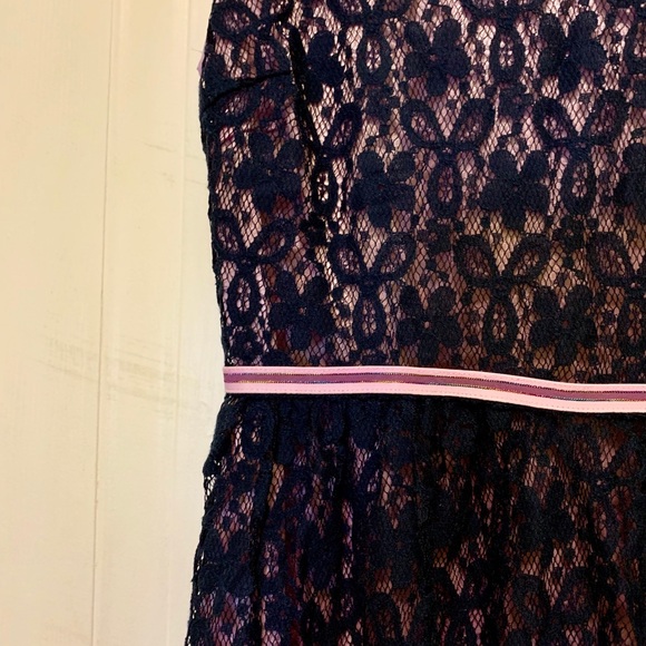 Lace Sleeveless Dress - Picture 2 of 3